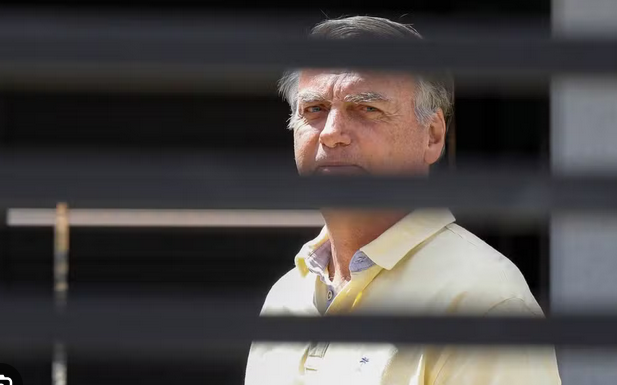 Bolsonaro é condenado a 27 anos de prisão por tentativa de golpe de Estado