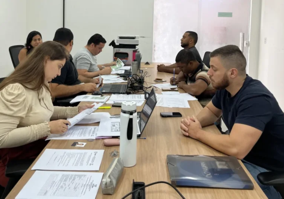 Convocados para curso de formação da Guarda Municipal de Macaíba entregam documentação
