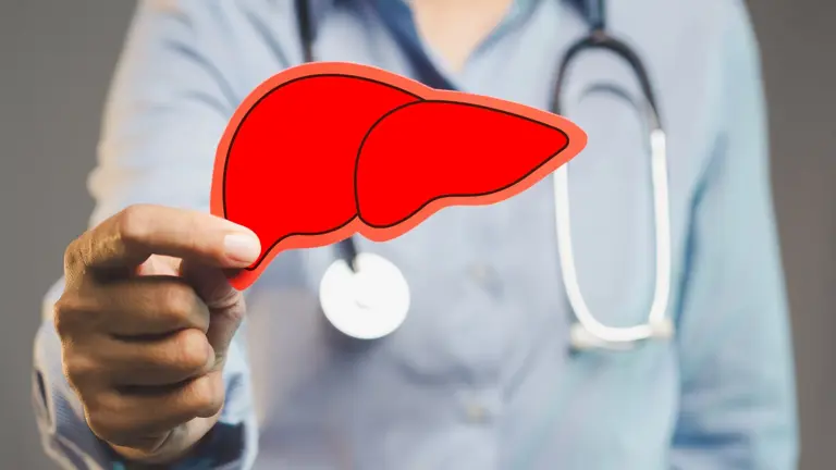 Pesquisa internacional aponta que incluir alimentos como batata, arroz, leguminosas e banana verde na dieta pode diminuir a gordura hepática e melhorar a saúde intestinal, oferecendo esperança no tratamento da doença hepática gordurosa não alcoólica, que afeta milhões