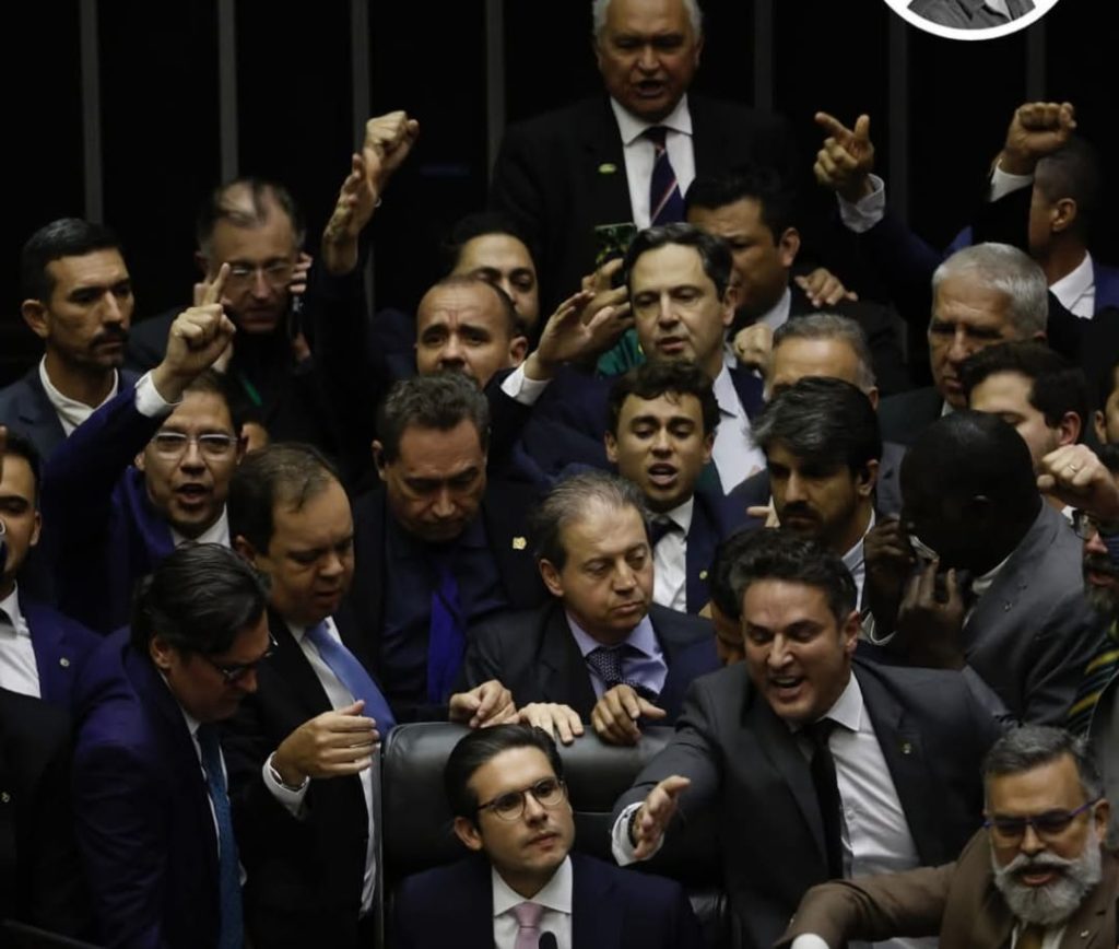 83% das menções nas redes sociais são negativas à PEC da Blindagem