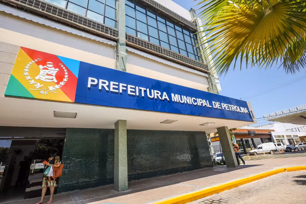 Petrolina: Prefeito anuncia concurso com 1.194 vagas na Educação