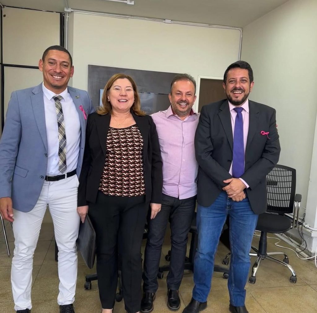 Fabinho recebe vereadores de oposição ao seu governo