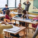 Professor brasileiro perde 21% do tempo de aula para “manter disciplina”