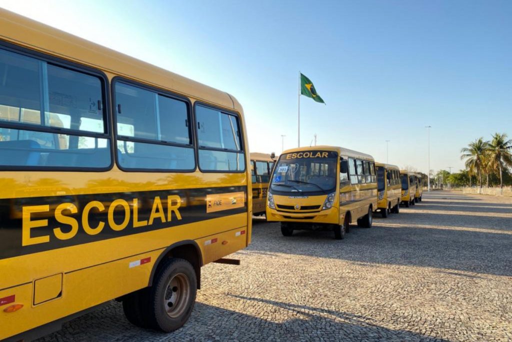 Transporte escolar: ex-prefeitos de 5 cidades são multados por descumprirem acordos com o TCE-PE