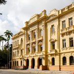 Com nova regulamentação, cursos e títulos garantem ganhos salariais a servidores do Estado de Pernambuco