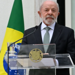 O presidente Luiz Inácio Lula da Silva (PT) ampliou sua vantagem sobre o senador Flávio Bolsonaro (PL) no primeiro turno da corrida presidencial de 2026 Tânia Rêgo/Agência Brasil